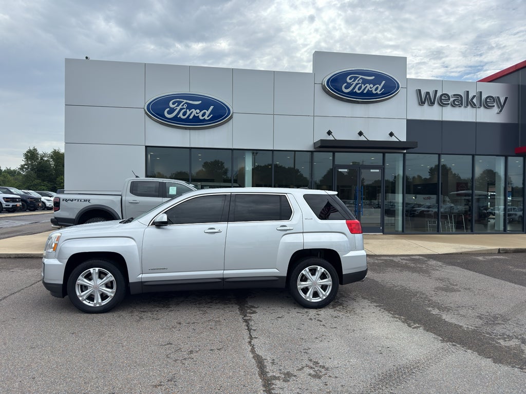 2017 GMC Terrain SLE in Quicksilver Metallic — front three-quarter view