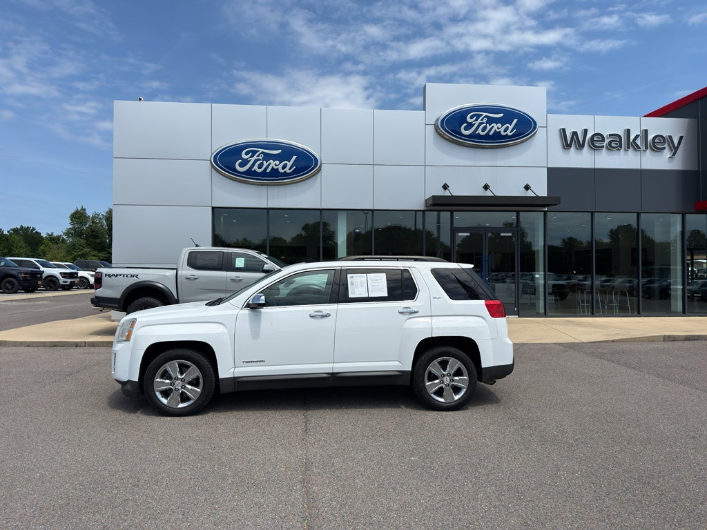 2015 GMC Terrain SLT in Summit White — front three-quarter view