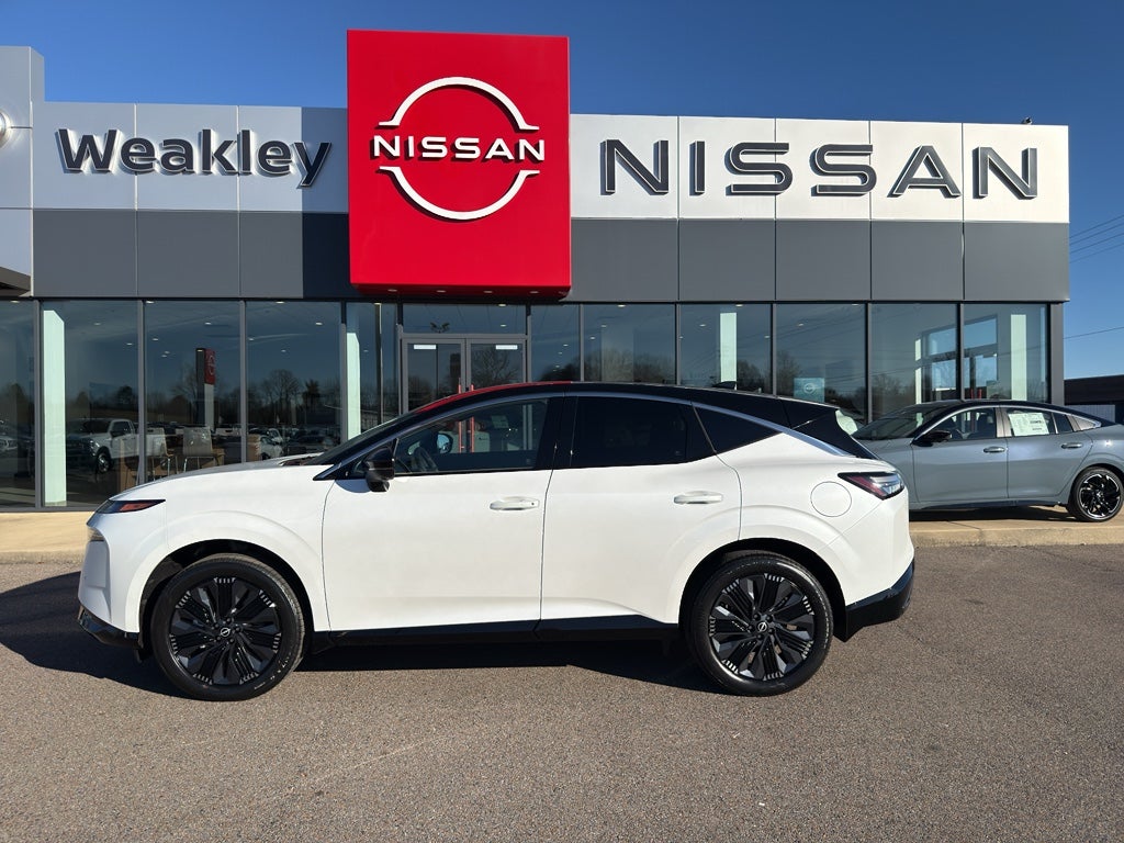 2026 Nissan Murano Platinum in 2T Wht Blk — front three-quarter view